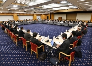 円卓会議全景