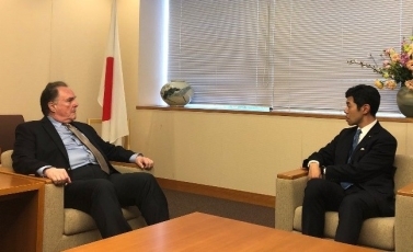 フォルサイト駐日ペルー大使による辻外務大臣政務官表敬2