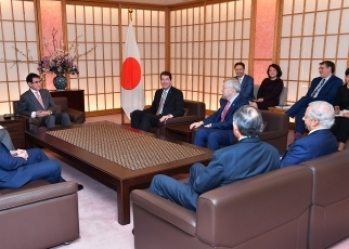 四米国大使(日中韓印)による河野外務大臣表敬(大臣発言)