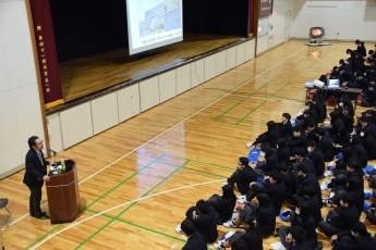 (写真1)高校講座の様子(草加南高等学校)