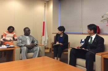 シンカ・ブルキナファソ外務・協力事務次官による山田外務大臣政務官表敬2