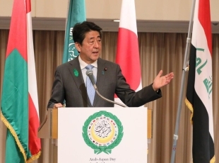 (写真2)挨拶する安倍総理大臣(写真提供:内閣広報室)