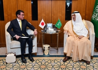 (写真2)日・サウジアラビア外相会談
