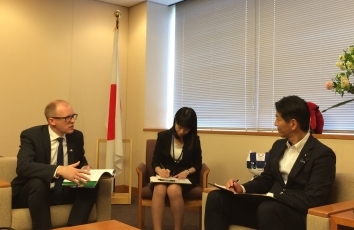 ペルシュ・ラトビア外務次官による山田外務大臣政務官への表敬2