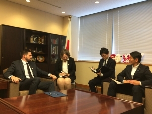山田外務大臣政務官とマジャル・ハンガリー外務貿易副大臣との会談