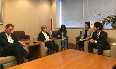 ダルジール・クライストチャーチ市長による鈴木外務大臣政務官表敬2