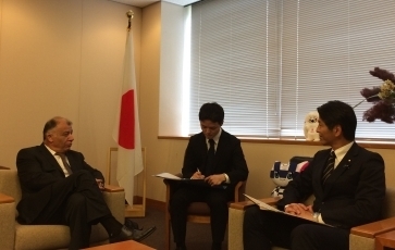 ジャッルール・チュニジア戦略学研究所所長による山田外務大臣政務官表敬2