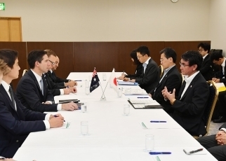 河野外務大臣とバーミンガム・オーストラリア貿易・観光・投資大臣との会談2