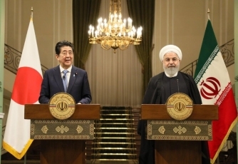 （写真10）日・イラン共同記者発表の様子1