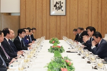 （写真4）日・ベトナム首脳会談1（写真提供：内閣広報室）