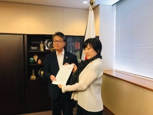 逢見直人日本労働組合総連合会会長代行による阿部外務副大臣来訪