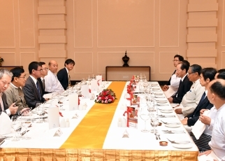(写真5)チョウ・ティン・スエ国家最高顧問府大臣主催昼食会
