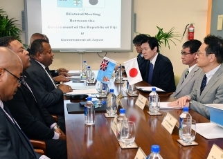 （写真9）日・フィジー外相会談