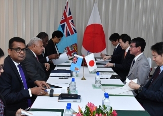 （写真4）バイニマラマ首相表敬1