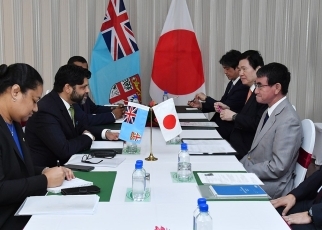 （写真10）カイウム司法長官兼経済大臣との会談2