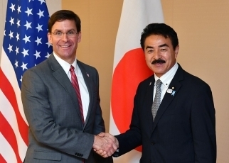 佐藤外務副大臣とエスパー米国国防長官との会談2