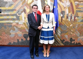 （写真2）日・ブルガリア外相会談