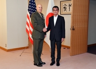 バーガー米海兵隊総司令官による河野外務大臣表敬1