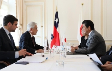 (写真3)日・チリ首脳会談 (写真提供:内閣広報室)3