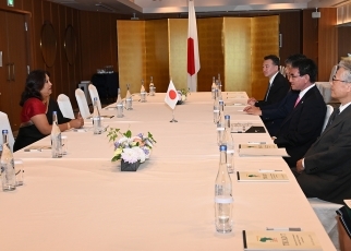 (写真2)パッテン紛争下の性的暴力担当国連事務総長特別代表との会談