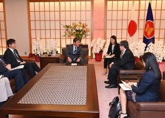 茂木外務大臣とリムASEAN事務総長との会談3