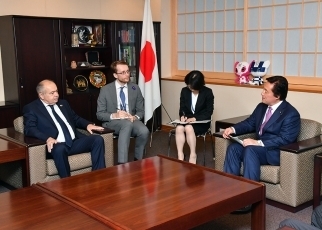 若宮外務副大臣とウマハノフ・ロシア連邦院副議長との懇談(会談)