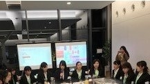 （写真6）学生報告会の様子