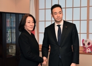 水鳥防災担当国連事務次長補兼事務総長特別代表による鈴木外務副大臣表敬1