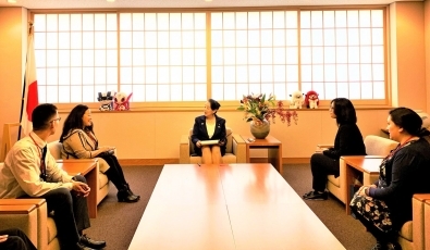 令和元年度「在加日系人リーダー招へい」プログラム参加者一行による尾身外務大臣政務官表敬2