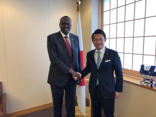 南スーダン外務国際協力次官による中谷外務大臣政務官の表敬訪問1