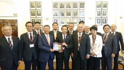 (写真3)在英国日本国大使館との会談