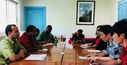 レゲンバヌ外相への表敬