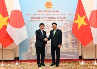 （写真2）日・ベトナム外相会談