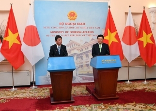 （写真10）共同記者発表の様子2