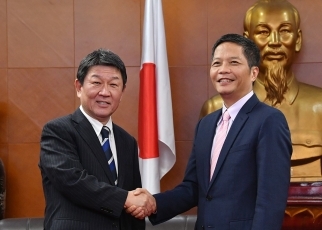 茂木外務大臣とアイン・ベトナム商工大臣との会談1