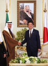 (写真2)アブドルアジーズ・エネルギー大臣による表敬(写真提供:内閣広報室)
