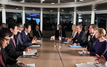(写真2)日・オランダ首脳会談