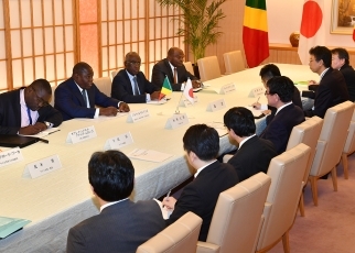 河野外務大臣とオンドンゴ・コンゴ共和国経済・産業・公共資産大臣との会談