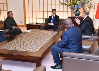 中南米諸国国連常駐代表等による河野外務大臣表敬3