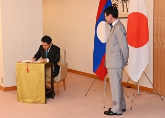日・ラオス外相会談1