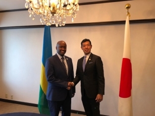 辻外務大臣政務官とンドゥフンギレへ・ルワンダ外務・協力・EAC国務大臣との会談1