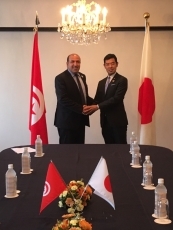 辻外務大臣政務官とフェルジャニ・チュニジア外務大臣付経済外交担当国務長官との会談1