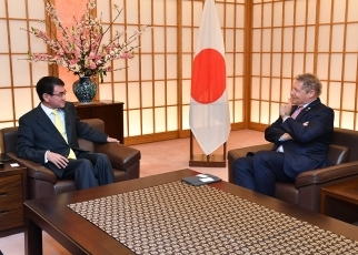 バークレーGaviワクチンアライアンス事務局長による河野外務大臣表敬3