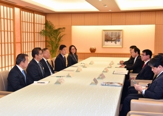 「日本気候リーダーズ・パートナーシップ」による河野外務大臣表敬2