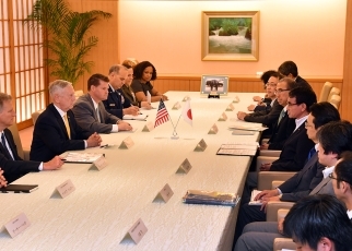 河野外務大臣とマティス米国国防長官との会談2