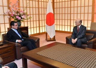 河野外務大臣と天野国際原子力機関事務局長との会談2