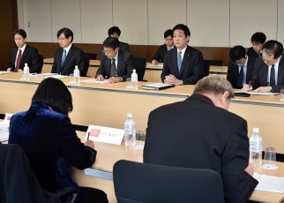 東アジア地域包括的経済連携(RCEP)首席交渉官一行による薗浦外務副大臣表敬1
