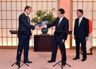 岸田外務大臣及び滝沢外務大臣政務官とアゼベド世界貿易機関事務局長とのワーキングランチ3