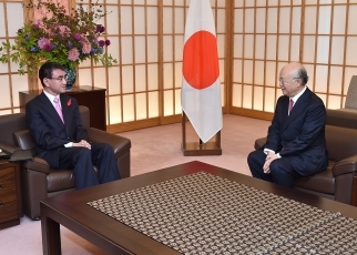 河野外務大臣と天野国際原子力機関事務局長との会談2