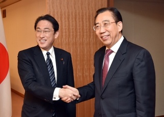 呉海龍中国人民外交学会会長による岸田外務大臣表敬1